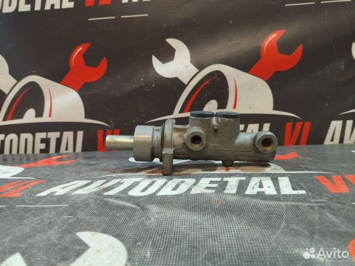 Главный тормозной цилиндр Audi A4 B5