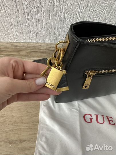 Сумочка guess