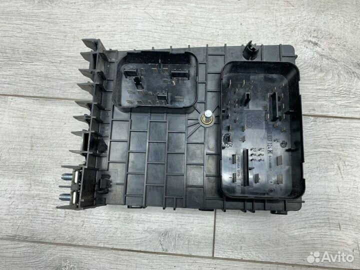 Блок предохранителей Audi A3 хэтчбек BGU 2005