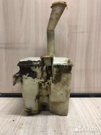 Бачок омывателя Nissan primera p11