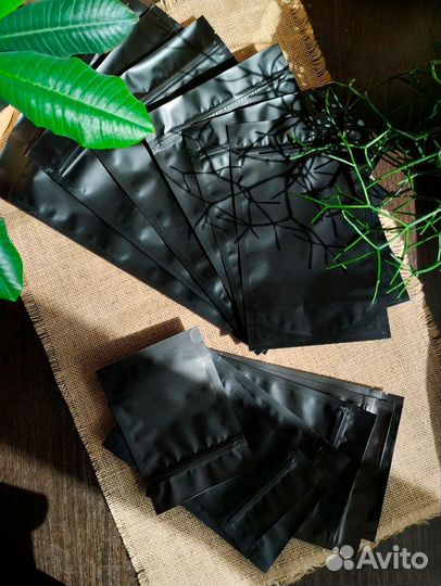Пакет дой пак металлизированный черный матовый