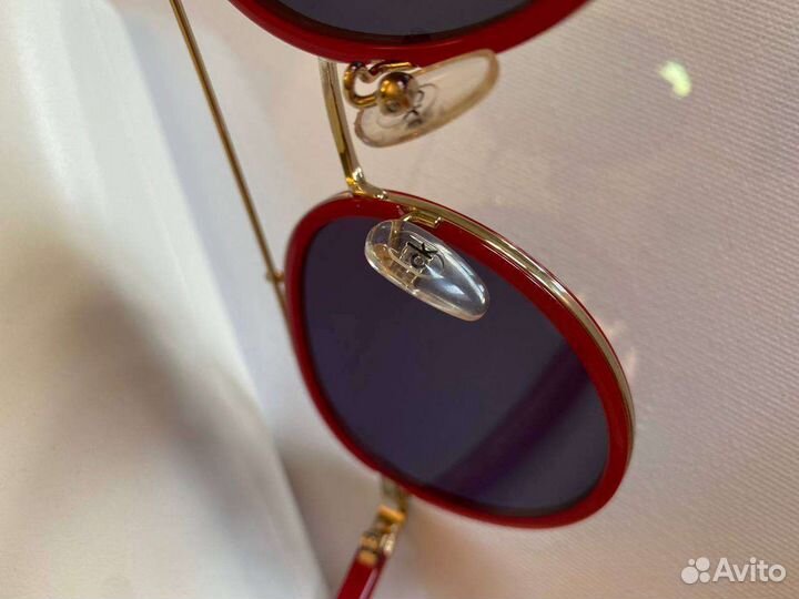 Солнцезащитные очки женские брендовые