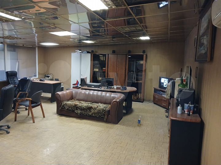 Гараж, > 30 м²