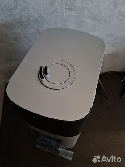 Увлажнитель воздуха серебряный polaris PUH 1006Di