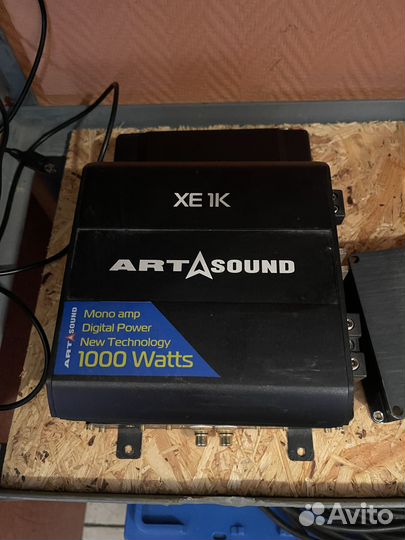 Автомобильный усилитель для сабвуфера