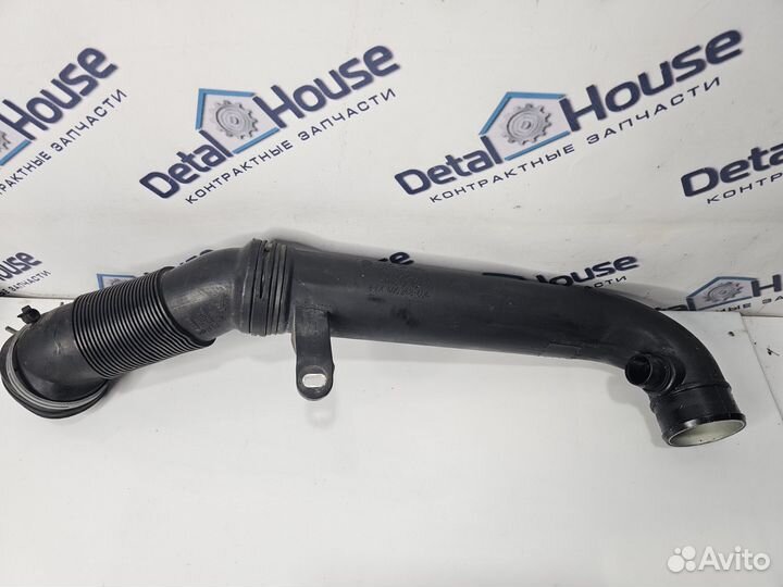 Патрубок воздушного фильтра Volkswagen Passat B6