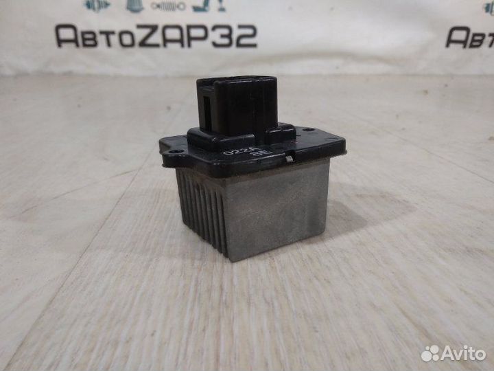 Резистор печки Mitsubishi Lancer 10 4B11 2008
