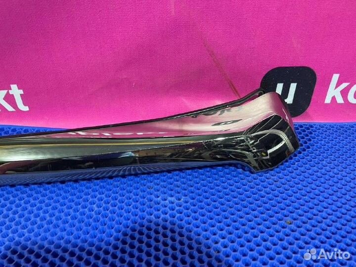 Молдинг капота