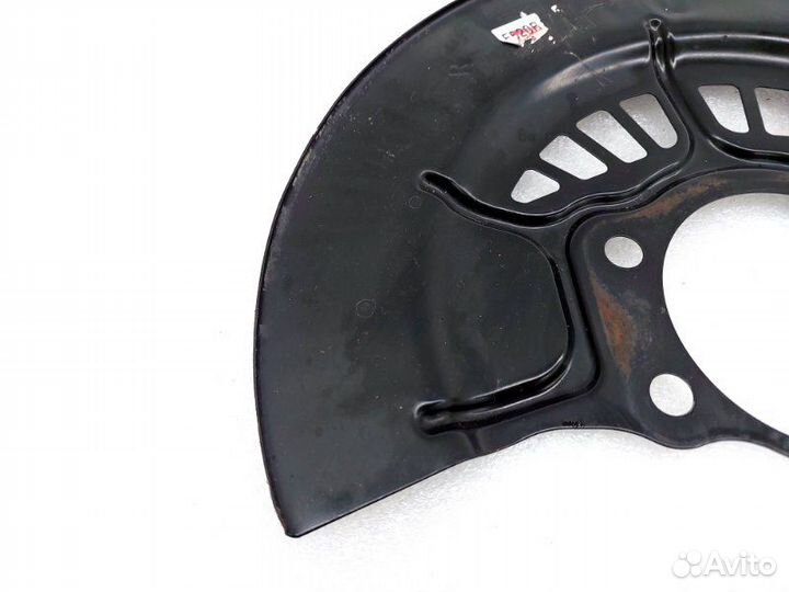 Пыльник тормозного диска передний правый Toyota