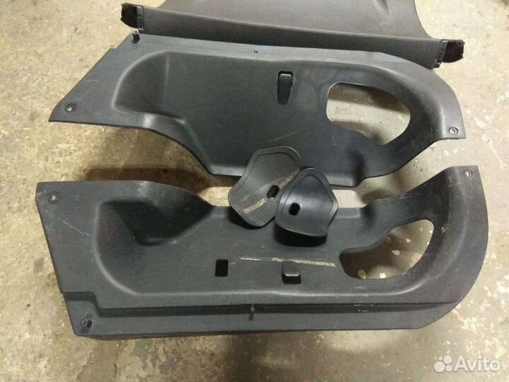 Обшивки багажника Гранта лифтбэк