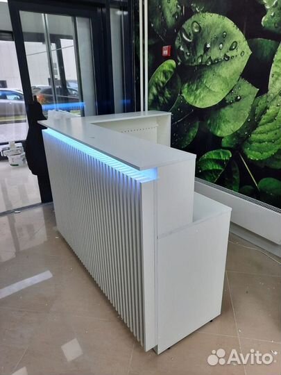 Стойка ресепшн