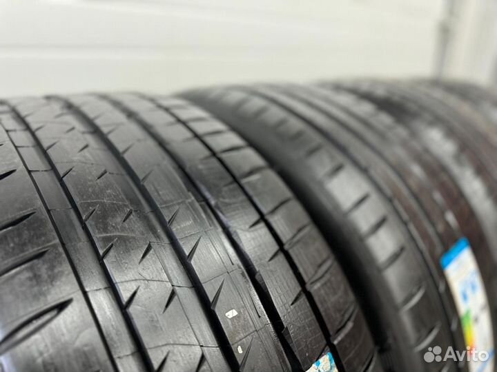 Michelin Pilot Sport 4 S 295/35 R21 и 315/30 R22 107Y