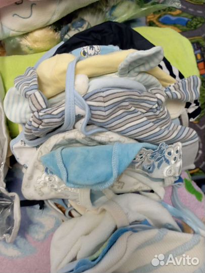 Большая сумка вещей на мальчика