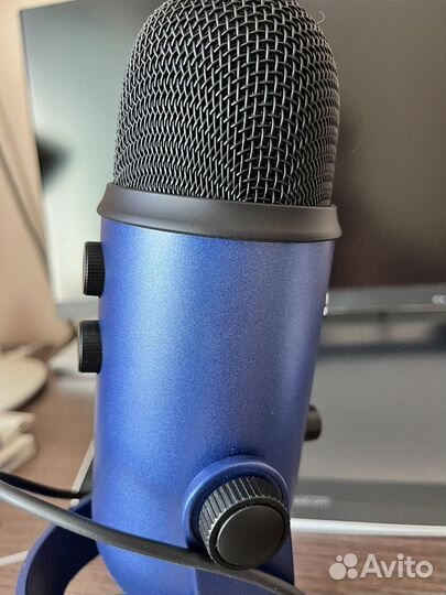 Студийный микрофон blue yeti