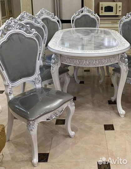 Кухонный стол и стулья набор