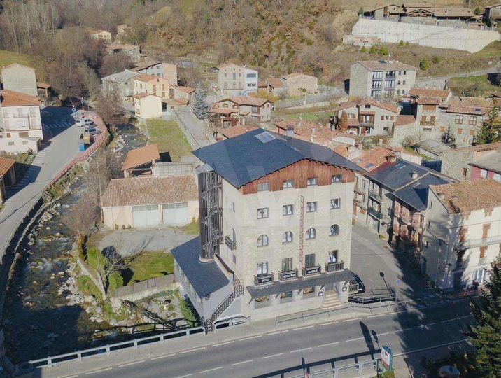 Гостиница 1500 м² (Испания)