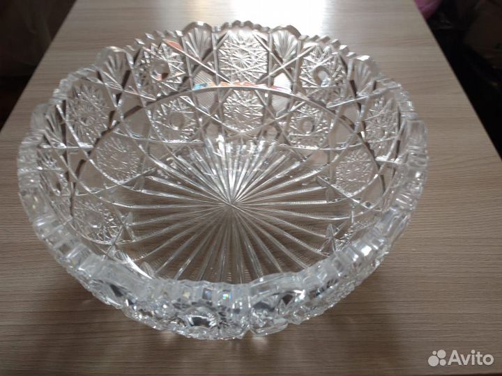 Большая хрустальная ваза