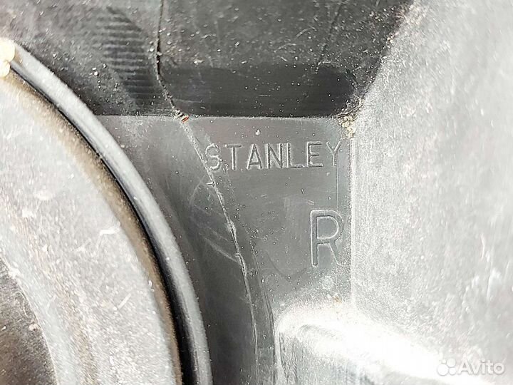 Фара правая Mitsubishi Outlander 2005-2009