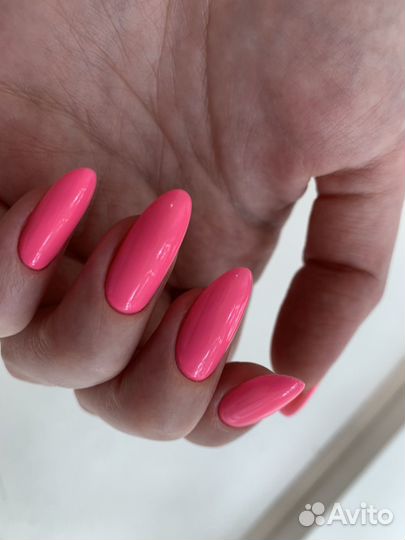 Модель на маникюр