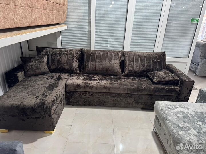 Диван с углом