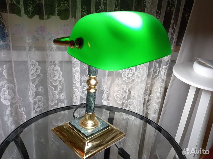 Лампа настольная банкир