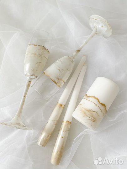 Свадебные бокалы и свечи