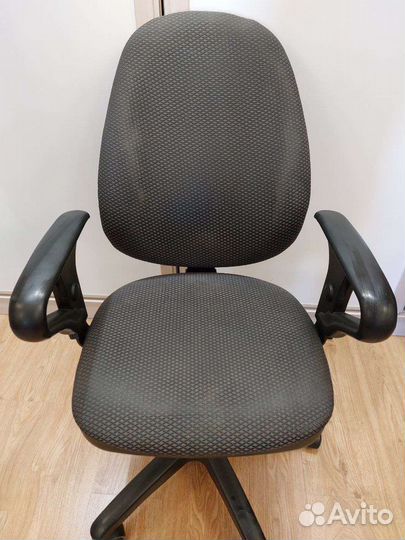 Компьютерное кресло