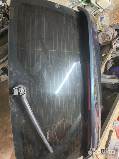 Стекло крышки багажника