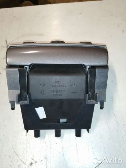 Блок управления отопителем Peugeot 308
