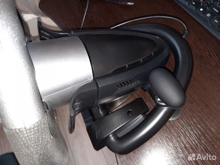 Игровой руль с педалями Defender Forsage GTR