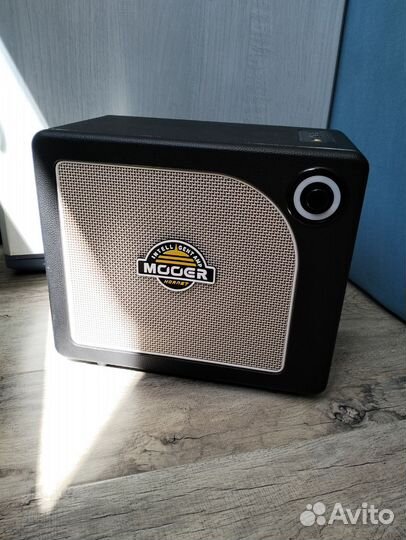 Гитарный комбоусилитель Mooer DH15i BK