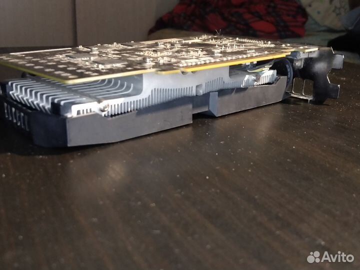 Видеокарта asus GeForce GTX 750 Ti strix OC 2GB