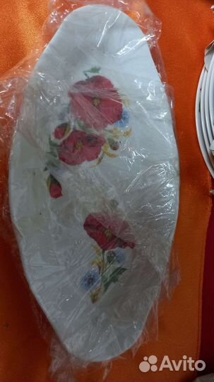 Тарелки, пиалы, супница от сервиза