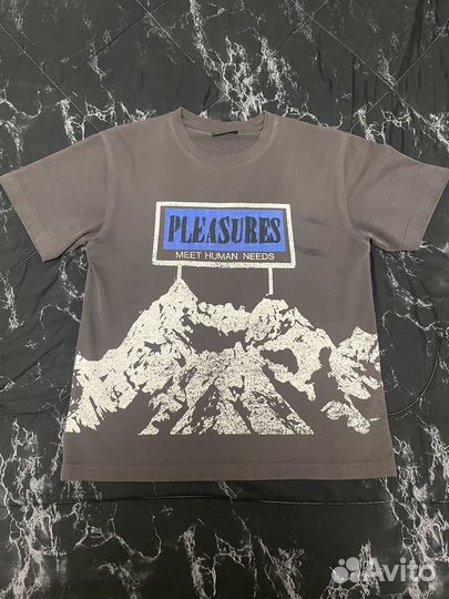 Футболка pleasures