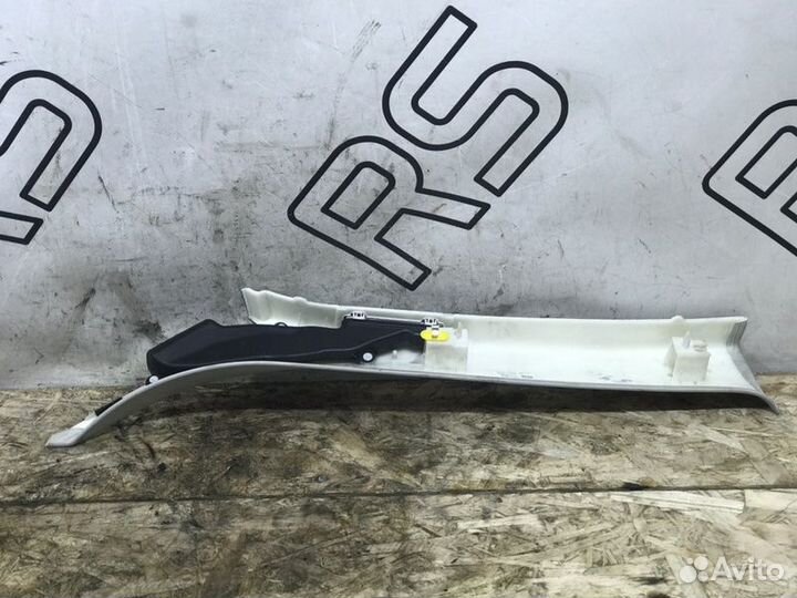 Обшивка стойки кузова передняя правая Jaguar Xe 1