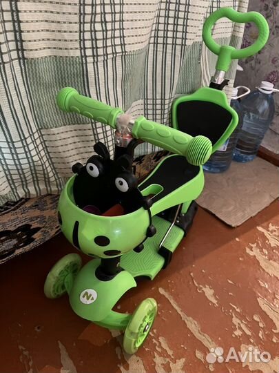 Самокат / каталка детский