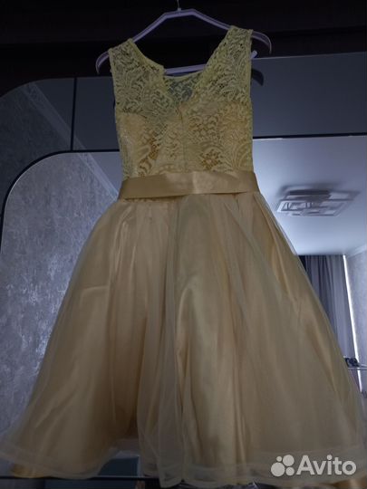 Платья праздничные