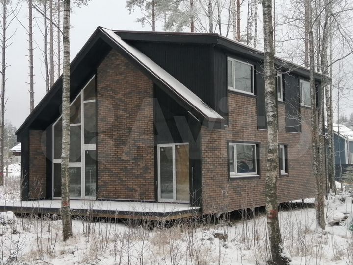 Коттедж 160 м² на участке 8 сот.