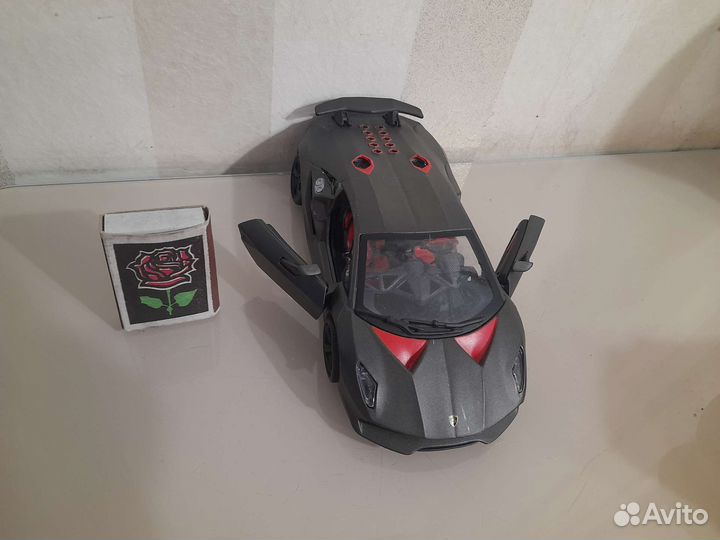 Коллекционнная машинка Ламборгини