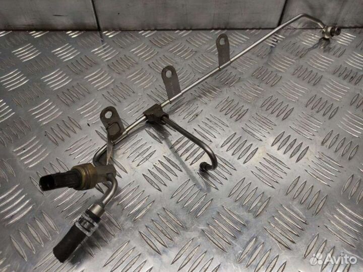 Трубка топливная Audi A3 8P (S3 2.0 2007