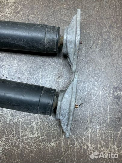 Амортизатор подвески задний Volvo V60 универсал