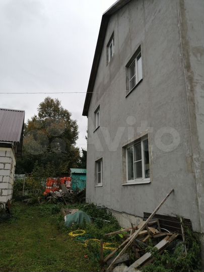 Дом 280 м² на участке 17,5 сот.