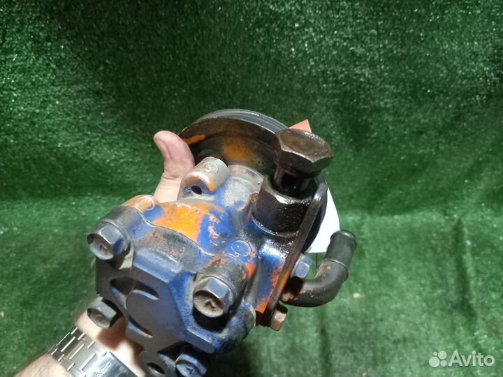 Насос гура на Hyundai Sonata Y3 G4CP