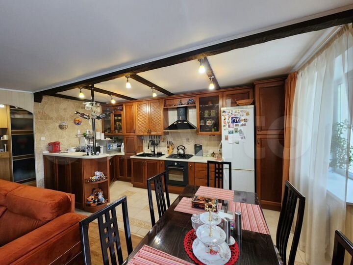 3-к. квартира, 70 м², 2/10 эт.