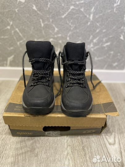 Трекинговые ботинки женские 38