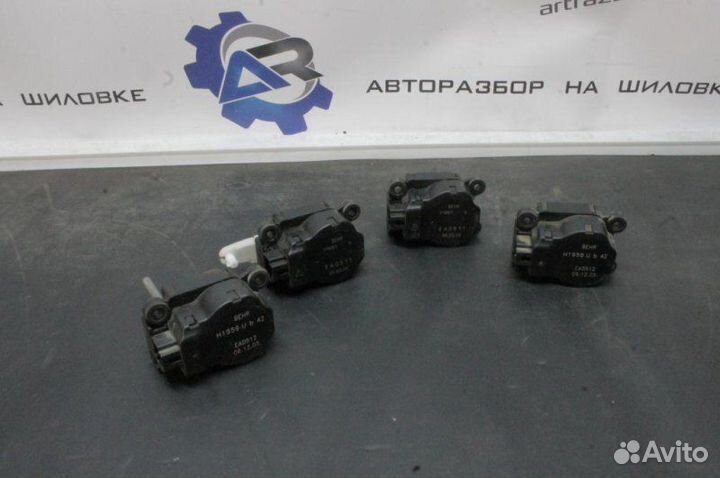 Моторчик привода заслонок отопителя Peugeot 307 Sw