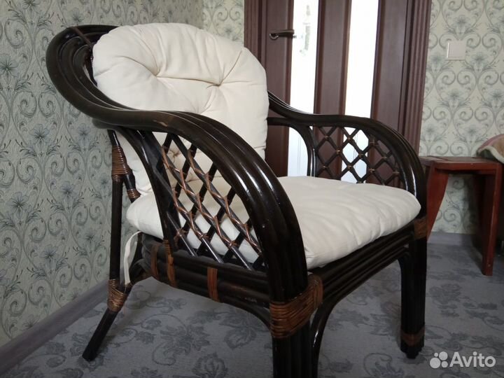 Диван и кресло