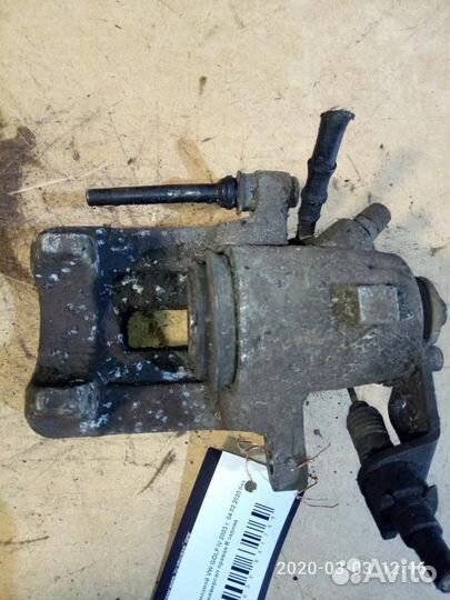 Суппорт задний правый Volkswagen Golf