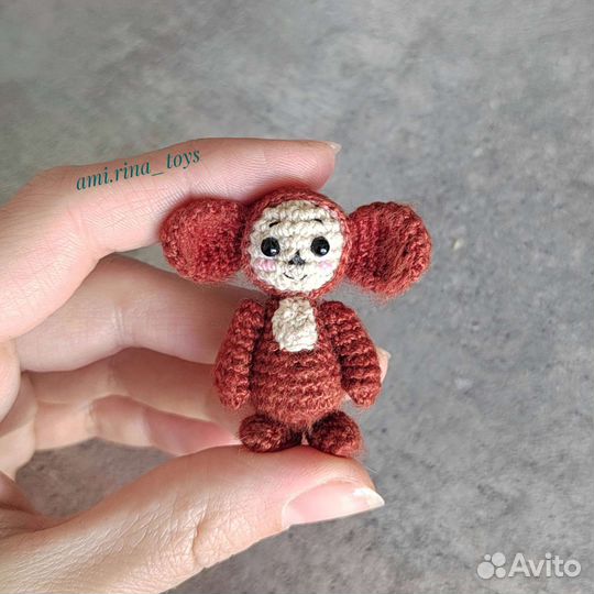 Чебурашка. Миниатюрная вязаная игрушка