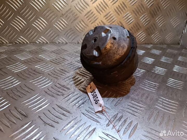 Подушка крепления двигателя Mercedes C W203 2000